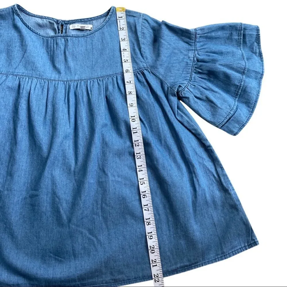Veveret Cropped Ruffle Chambray Blouse •NWT